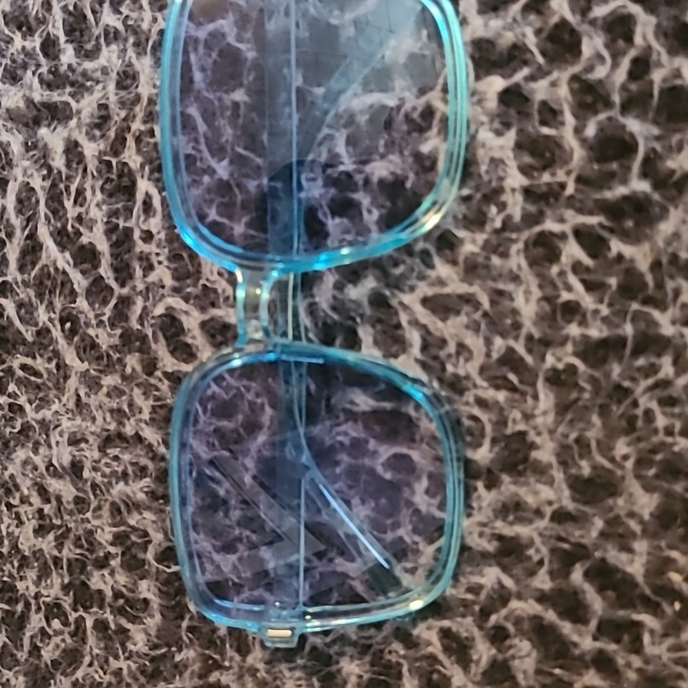HP🔥🔥Pretty blue oversized sunglasses new w tags original box - Picture 4 of 5